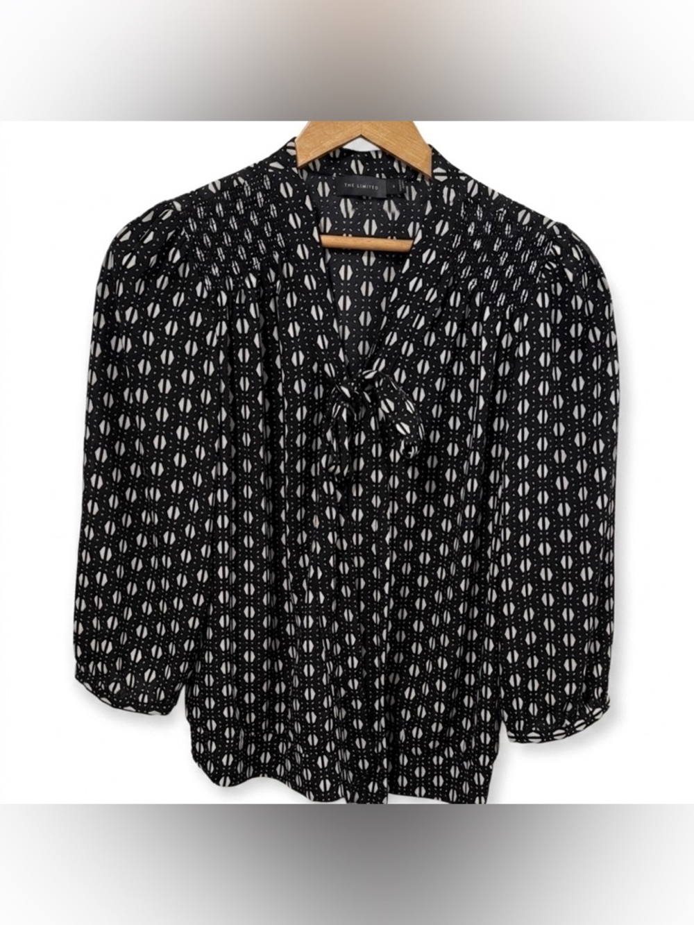 The Limited Black and White Geometric Blouse Size Small